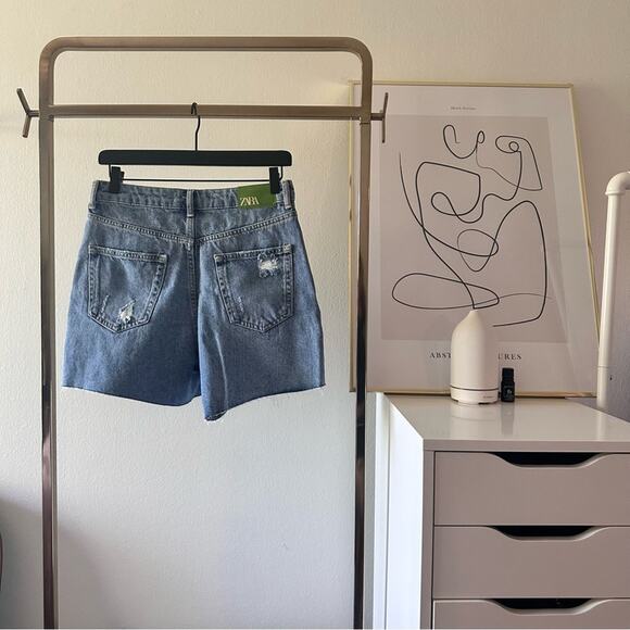 NWT ZARA RIPPED DENIM SHORTS - Picture 3 of 15